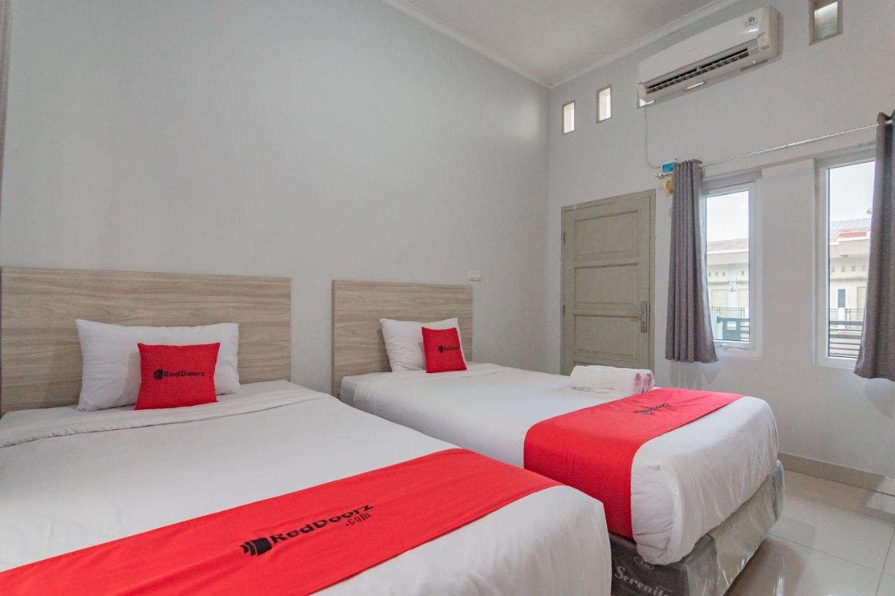 Reddoorz Plus Syariah @ Tuparev Cirebon 3 Exteriér fotografie
