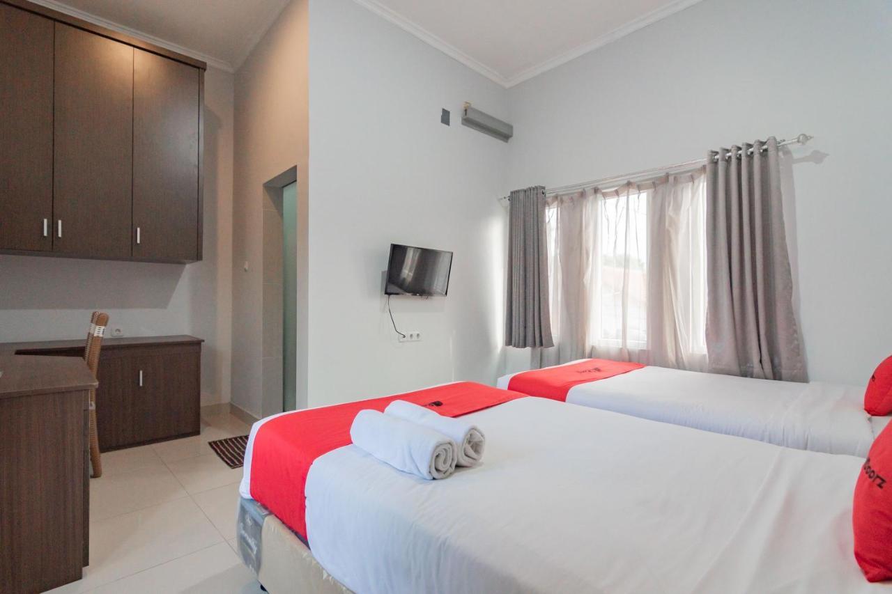 Reddoorz Plus Syariah @ Tuparev Cirebon 3 Exteriér fotografie