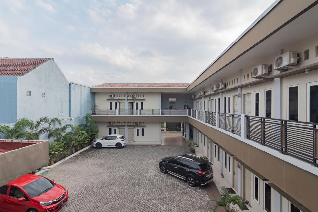 Reddoorz Plus Syariah @ Tuparev Cirebon 3 Exteriér fotografie