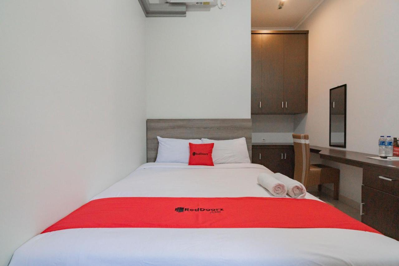 Reddoorz Plus Syariah @ Tuparev Cirebon 3 Exteriér fotografie