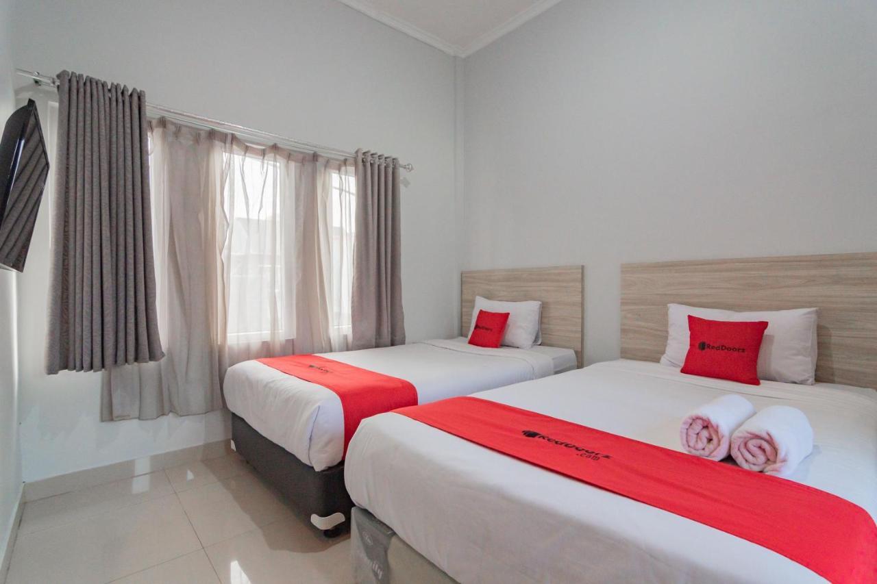 Reddoorz Plus Syariah @ Tuparev Cirebon 3 Exteriér fotografie